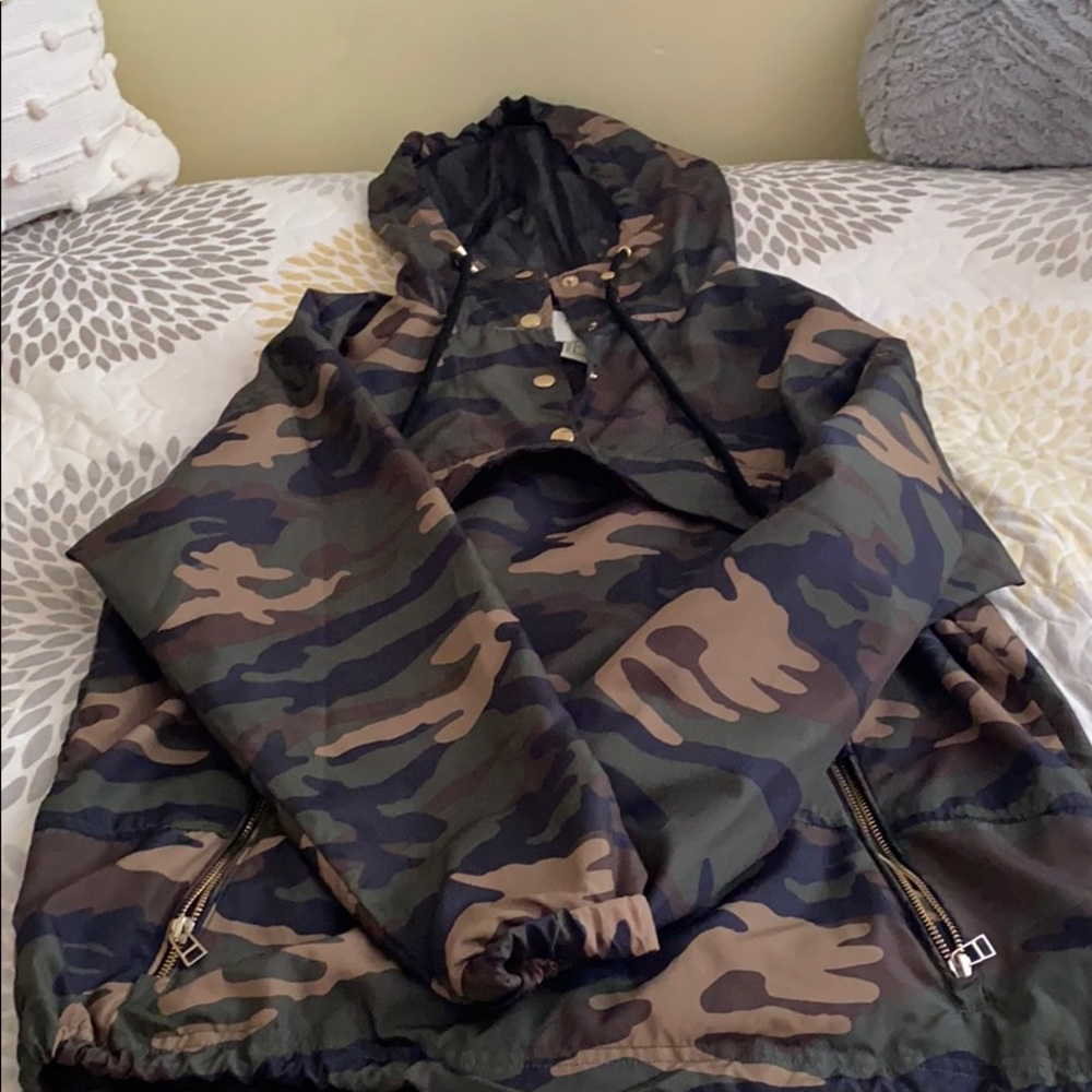 Camo wind breaker